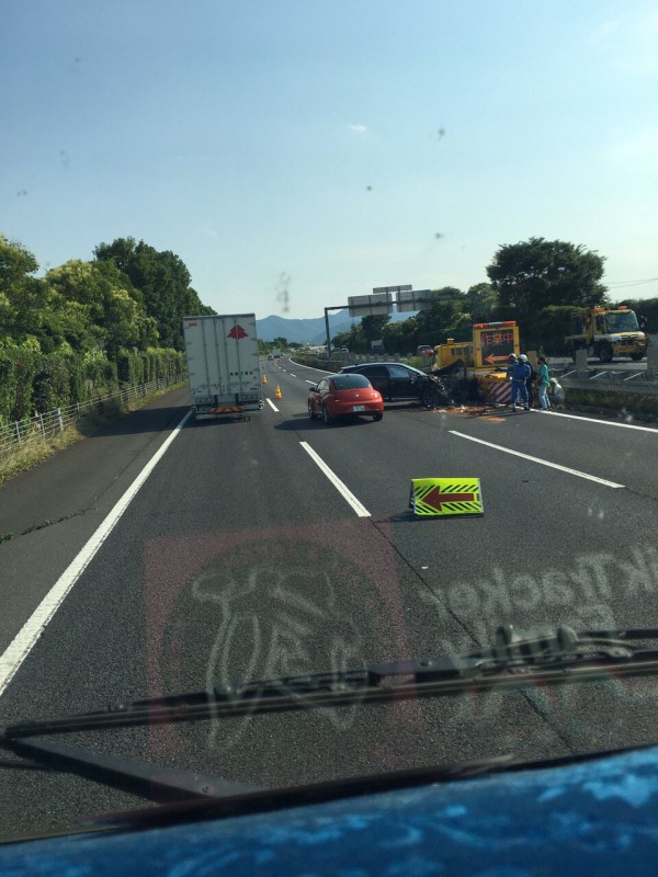 Gt8VUlzRG7buafO's tweet photo. 【現場の様子】#交通情報 #東北道 上り 栃木IC付近 作業車に突っ込みフロント大破事故で車線規制渋滞6/30 #渋滞 #栃木 : 事件事故・災害速報ニュース https://t.co/UDGhB53Qrm 解除 現在 https://t.co/P7fRkCmrqp