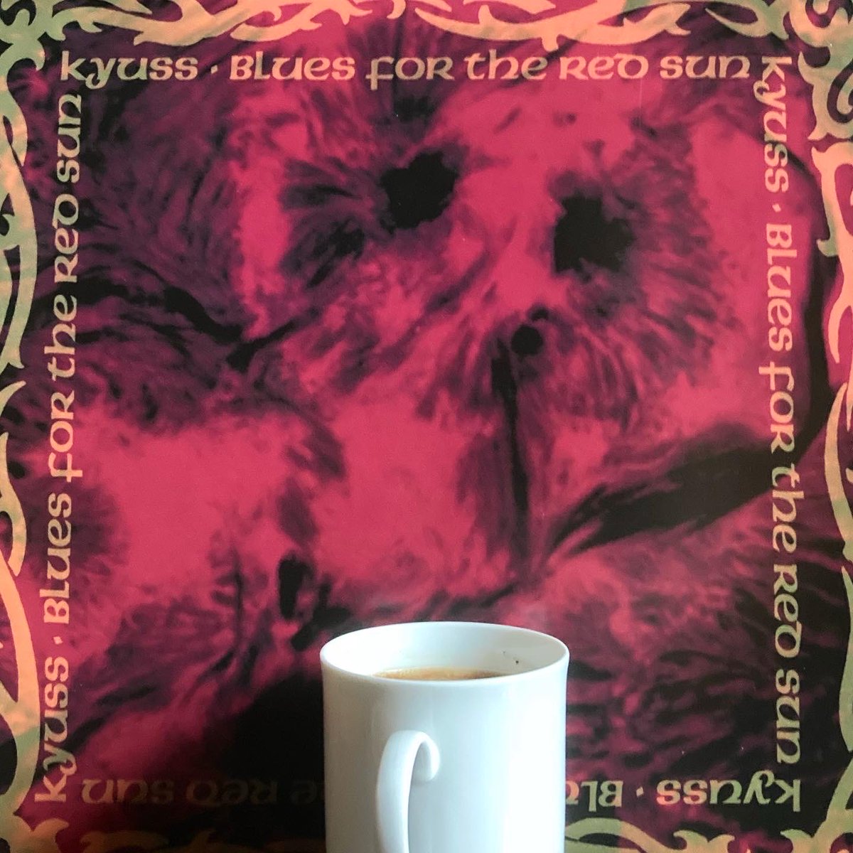 PhilAlexanderUK's tweet photo. Meanwhile back in ‘92…
#kyuss #bluesfortheredsun #OTD #blackcoffee #greenmachine https://t.co/bgMCCYsiae
