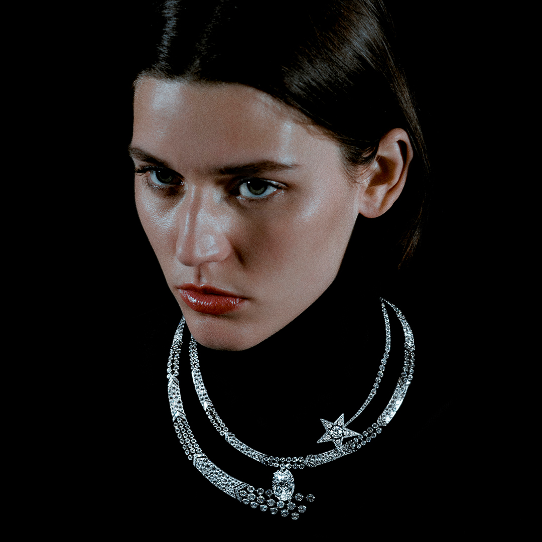 CHANEL's tweet photo. In the new collection designed by the CHANEL Fine Jewelry Creation Studio, the star retains its status as an icon of the House’s jewelry universe. 

#CHANEL1932 #CHANELHighJewelry