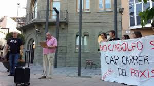 memoria_parets's tweet photo. 🎂AVUI ÉS EL NOSTRE 8è ANIVERSARI🎂

#TalDiaComAvui del 2014 ens concentràvem a la plaça contra la iniciativa de batejar un carrer amb el nom d'Adolfo Suárez; ho vam aconseguir. Naixia la Taula de la Memòria Històrica de Parets. Gràcies a tothom!

#MemòriaParets8Anys✊🚩 https://t.co/rj3DSYWck1