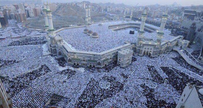 alrotayyan's tweet photo. حتى وان كنت لا تحب #السعودية لأي سبب!
عند��ا ترى نجاحها العظيم بإدارة ملايين البشر (في زمان محدود ومكان محدد) من الانصاف أن تقول لها: شكرا🇸🇦

فإن منعتك «حساباتك» ومواقفك من الثناء
فليمنعك الحياء عن الهجاء
والبحث عن نقطة سوداء
وسط كل هذا البياض!

#الحج #بسلام_آمنين
#حج1443 🕋 https://t.co/igIKHP00iY