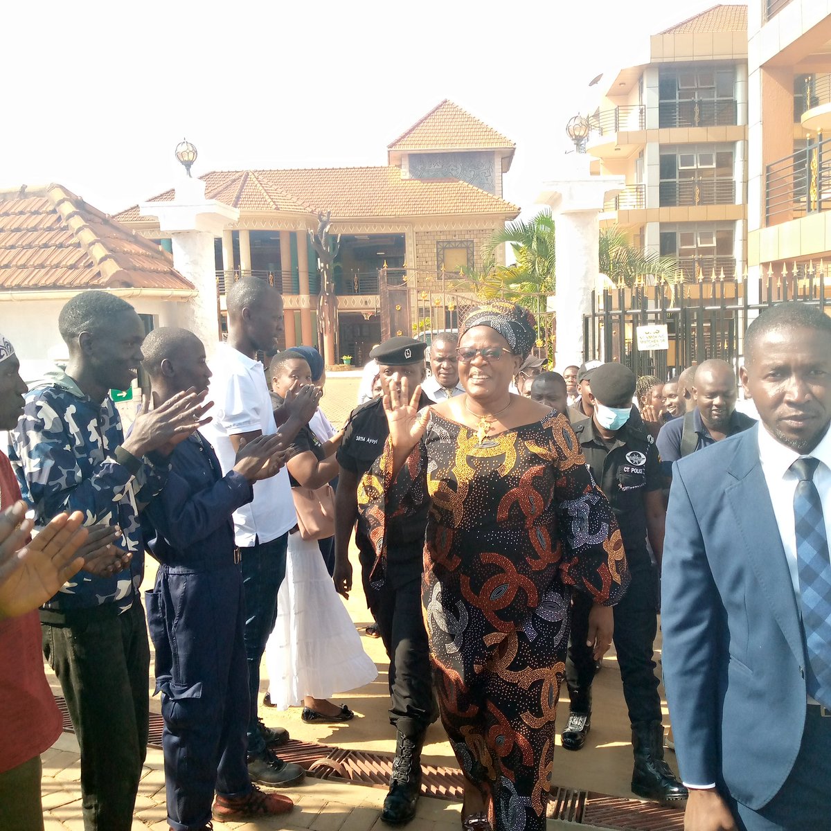 KampalaPdm's tweet photo. KAMPALA KAWEMPE DIVISION: @KCCAED Arrives AT Kawempe Division. https://t.co/CgaNVpQ3pT