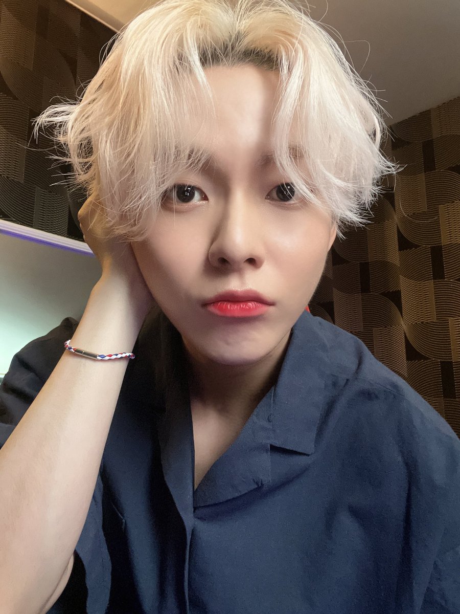 머리 천둥 맞음😵‍💫

#우진영 #WOOJINYOUNG