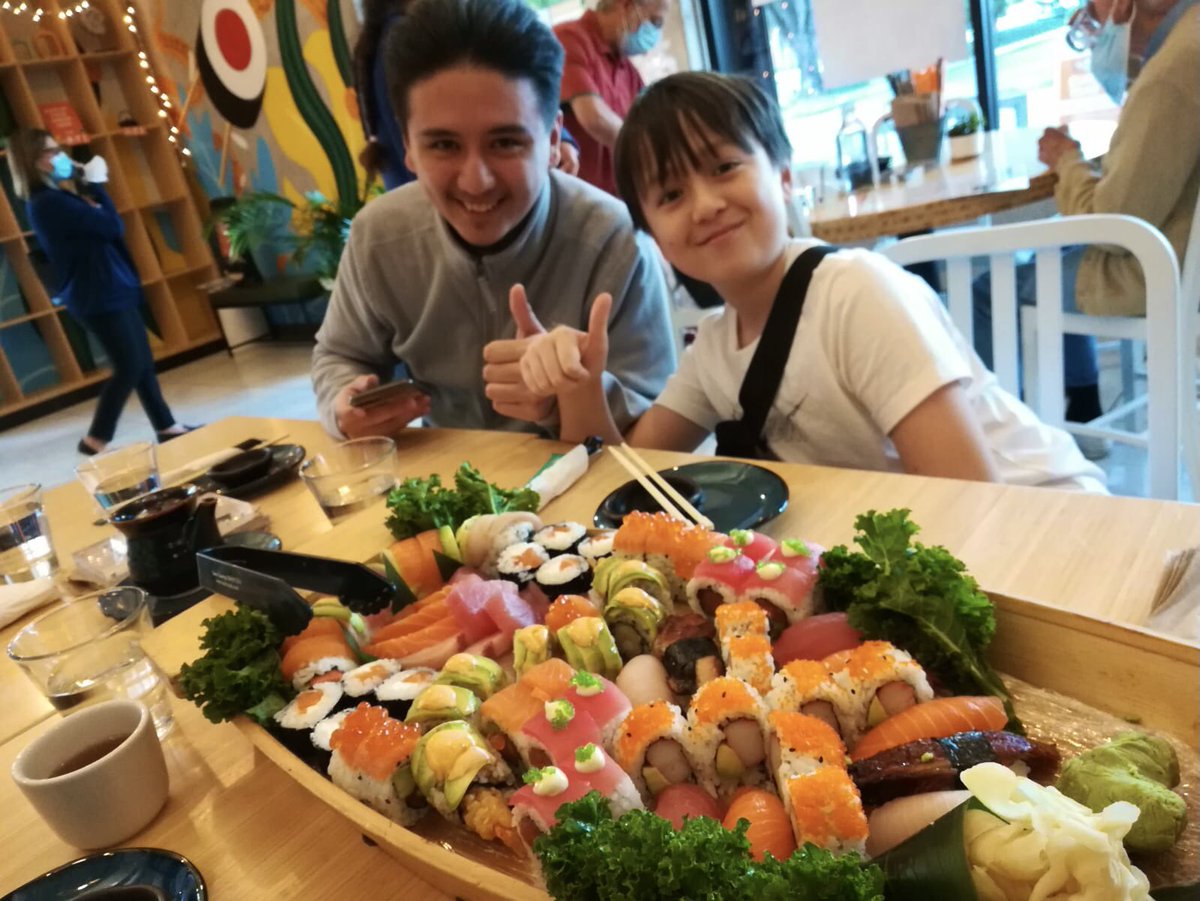 MrsBell888's tweet photo. @gosushimaki @MSCbluefish Empowering customers to enjoy #sushi and #sashimi responsibly and sustainably! Awesome, can’t wait to visit when we’re next in #Miami https://t.co/nOI6Omnhtd