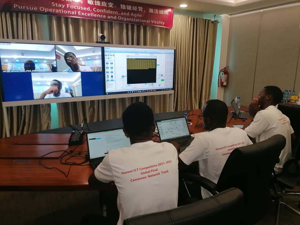 madibaOlivier's tweet photo. SUPER BONNE NOUVELLE !! 🇨🇲
La team Cameroon remporte la 2ème place du Huawei ICT Compétition 2021-2022.

3 étudiants Kmer brillent ainsi sur la scène internationale face à plus de 150K candidats issus de 2K universités.

Bravo aux jeunes lions.
RT au max. 

🇨🇲🇨🇲🎉🎉 https://t.co/Ny1IjL41m9