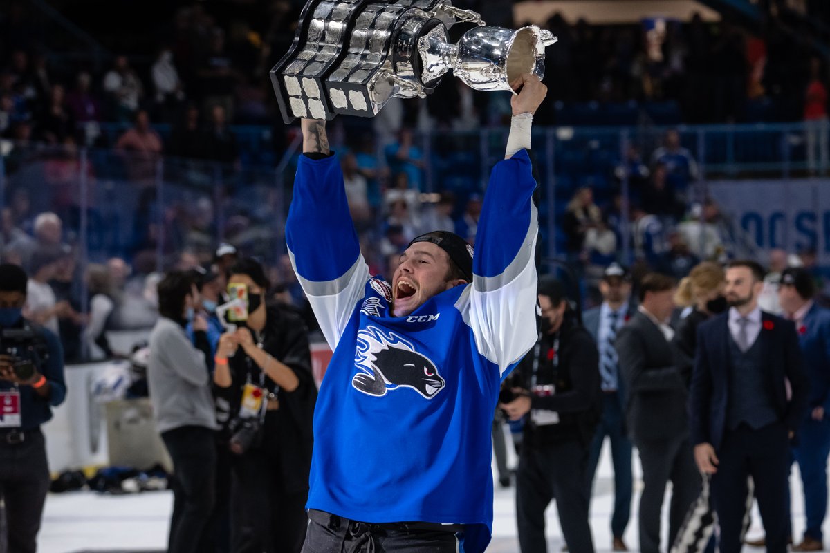 CHLHockey's tweet image. 🏆🏆🏆🏆

#MemorialCup