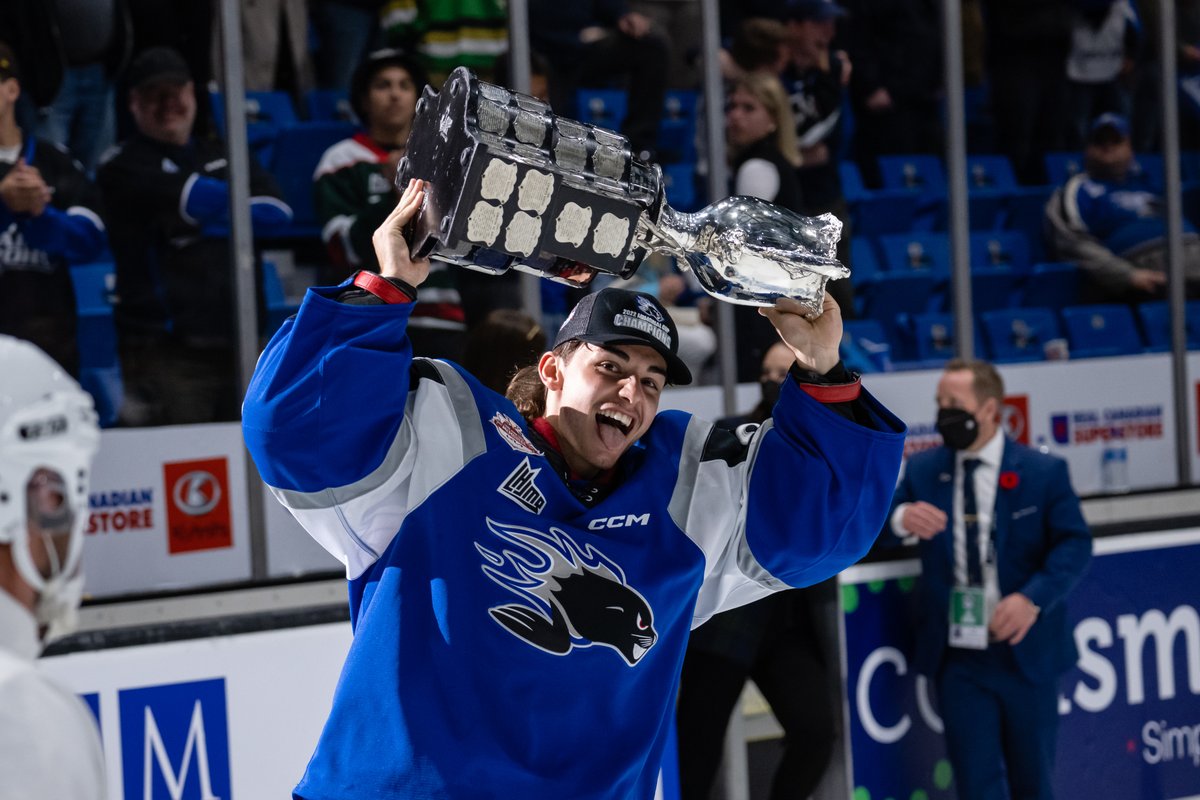 CHLHockey's tweet image. 🏆🏆🏆🏆

#MemorialCup