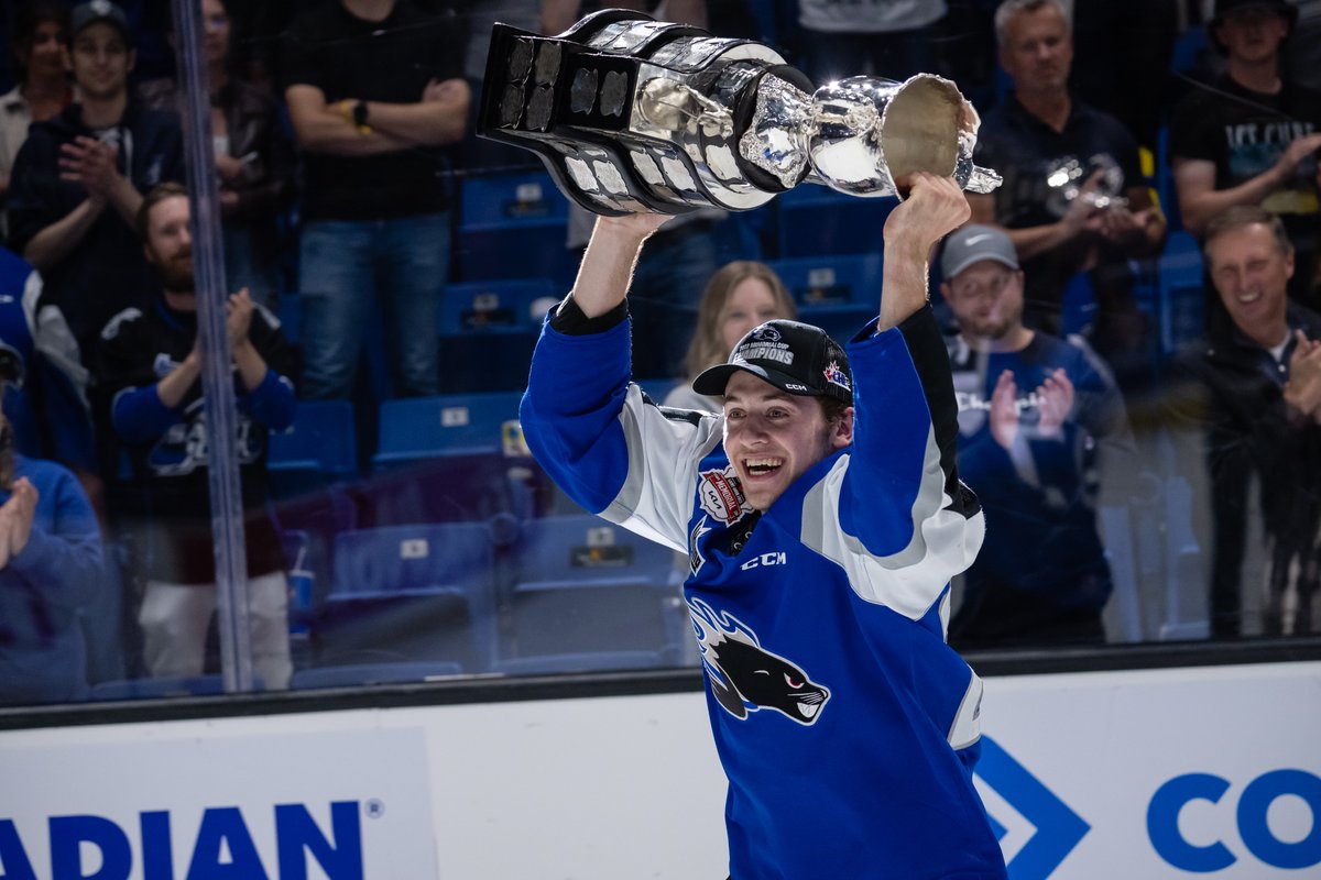 CHLHockey's tweet image. 🏆🏆🏆🏆

#MemorialCup