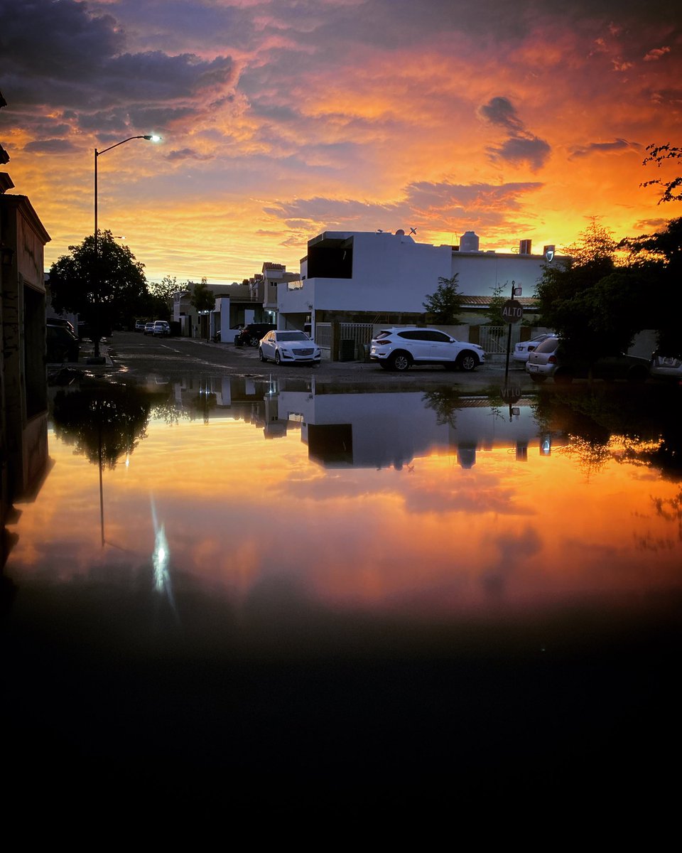 sanchezmelo's tweet photo. Just a perfect day… atardecer en #Hermosillo https://t.co/JpraM80Rhw