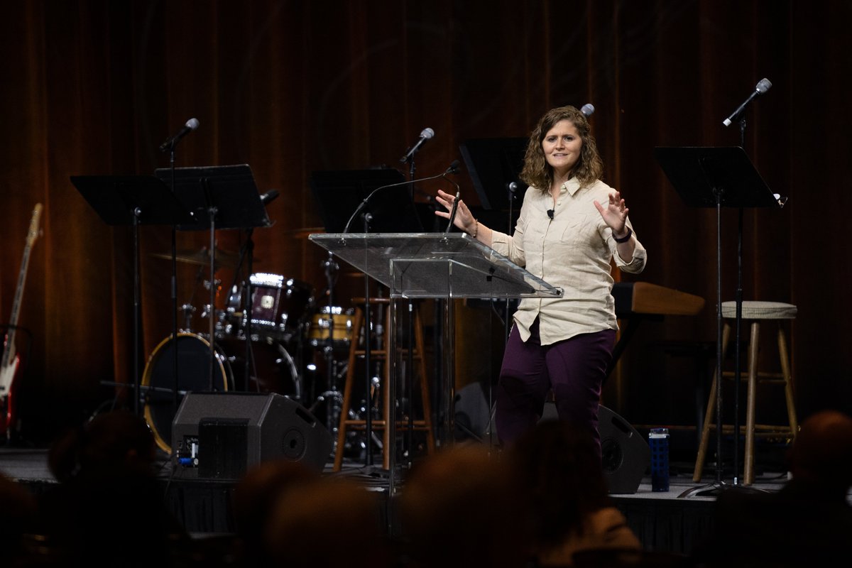 cbfinfo's tweet image. At General Assembly worship service, Rev. Courtney Stamey urged attendees to testify and "press on through the fire together" #cbfassembly cbfblog.com/2022/06/29/coo…