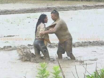 AcharyaSarmila's tweet photo. एमालेको रोपाइँ कार्यक्रम ! https://t.co/TJYEchrmXI