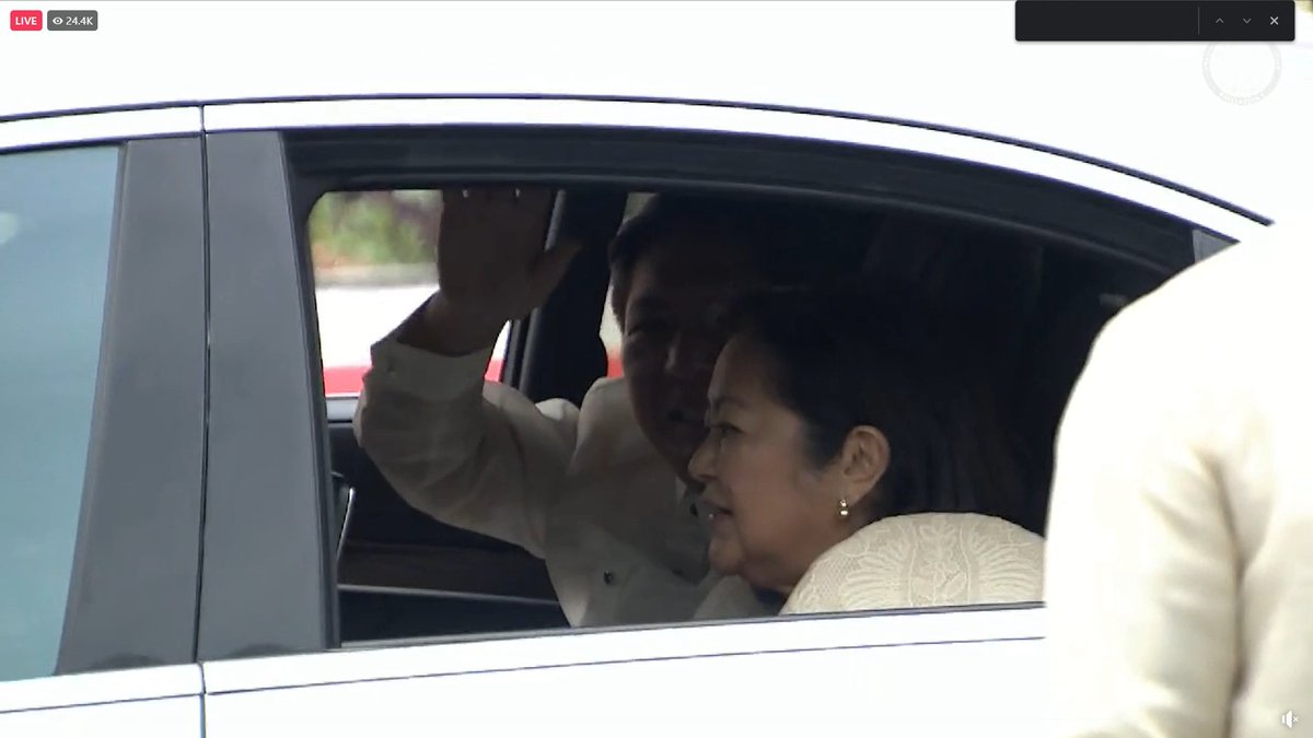 PhConnection's tweet photo. HAPPENING NOW: Arrival of President-elect Ferdinand Romualdez Marcos, Jr. at the National Museum of Fine Arts in Manila for his inauguration ceremony

#InaugurationCeremony2022 #Pilipinas #PBBM https://t.co/eWdeJY47xY