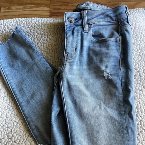 jmos210's tweet photo. So good I had to share! Check out all the items I'm loving on @Poshmarkapp #poshmark #fashion #style #shopmycloset #ralphlauren #americaneagleoutfitters: https://t.co/7ZmxamK8TL https://t.co/yYFmLWvWjn
