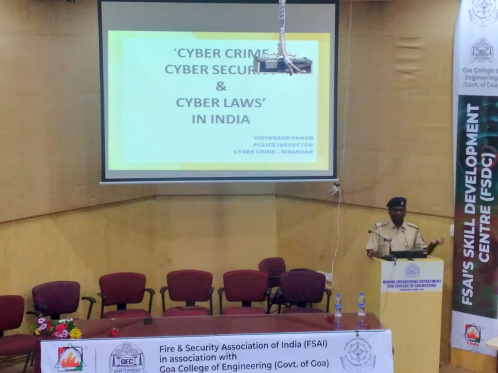 spsouthgoa's tweet photo. A #CyberCrime awareness session for students of #GoaEngineeringCollege at Farmagudi #Ponda was organised which was attended and guided by Shri @shivendu_b DySP Cyber Crime and PI Vidyanand Pawar Cyber Crime/ ATS
@goacm
@DGP_Goa
@GoaNewsHub https://t.co/mfUaD7bf4j
