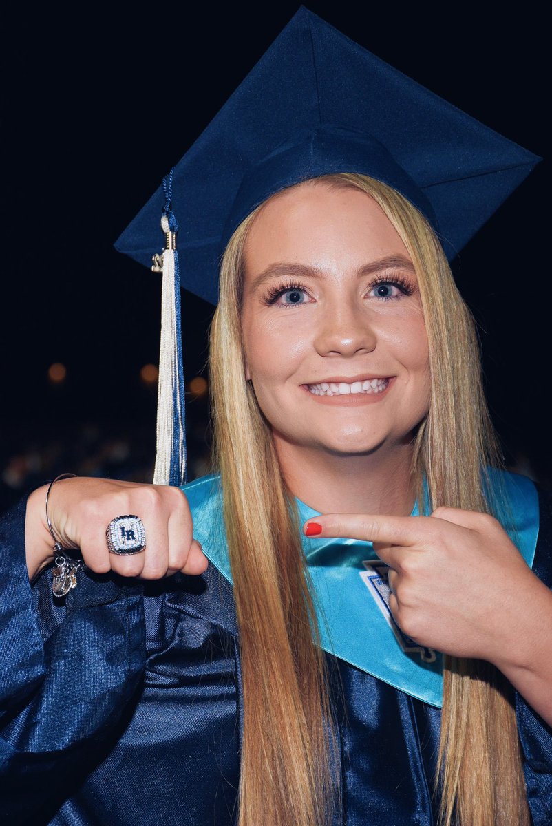 warner2022's tweet photo. Grad Photos finally done! #yesIdid #StateChampRing https://t.co/IuZ0BOe8Lp
