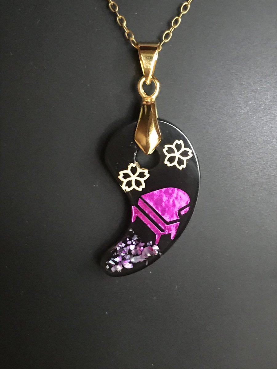 sweet_fox02's tweet photo. 宝石ならお任せください💎✨
と思ったけどモールドは作ってもあまり自分自信で作品は作ってませんでした笑

色んな宝石モールドの販売もしておりますので是非ご覧ください(⁎˃ᆺ˂)♪

 #あなたが作った宝石を見せて https://t.co/6gnzjS7O8Y