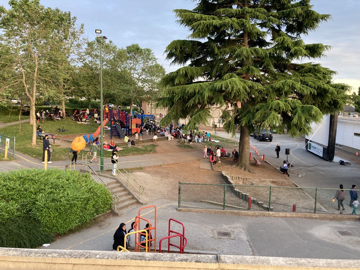 We are getting quite the turnout!  Happy summer! ⁦<a href="/VSB39/">Vancouver School Board</a>⁩
