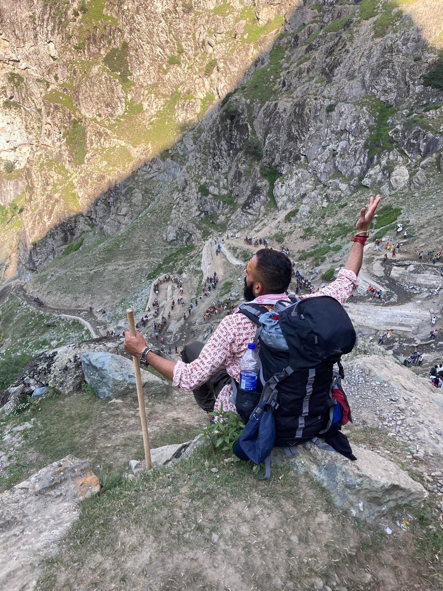 PipalTrips's tweet photo. A devotee at Chandaneari, Pahalgam, while embarking on his holy journey to Amarnath.
#SacredTrips #HolyTrips #DivineTrips
#pilgrimage #तीर्थयात्रा
#Amarnath #AmarnathYatra #AmarnathYatra2022 https://t.co/aMvZ4yVRon