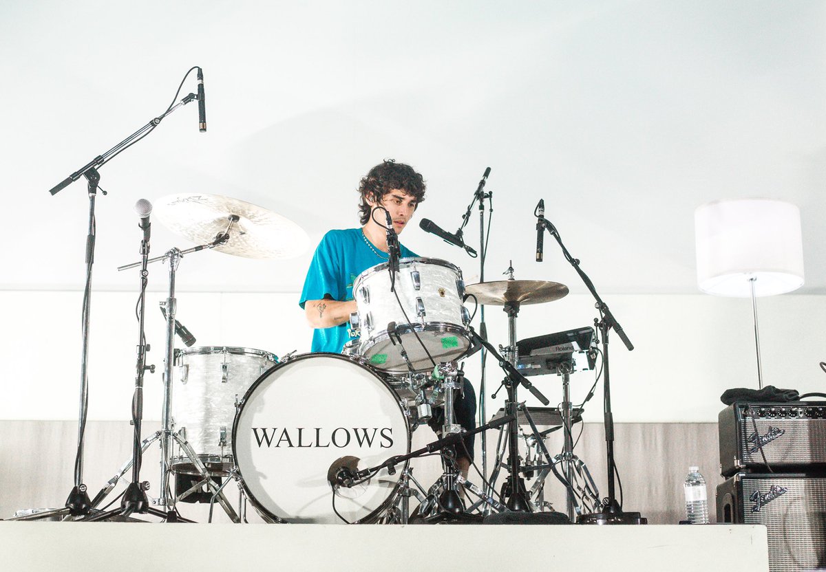 latelyzine's tweet photo. Wallows live in St. Paul tonight 🤍🎶📸 @wallowsmusic #wallows https://t.co/s3TApgAxHo