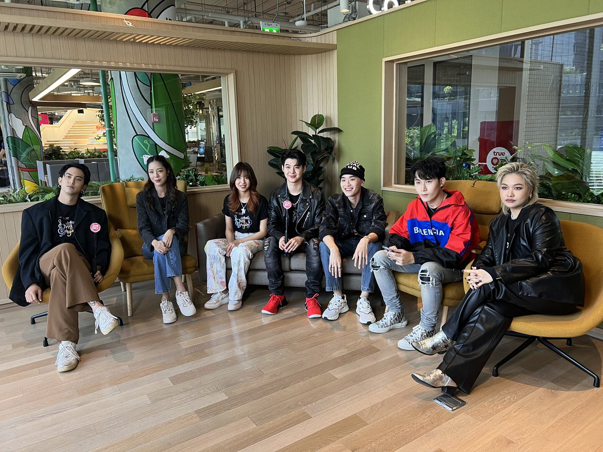 TrueID_TH's tweet photo. เจอกับพวกเขา วันนี้ 14:00 น. กับการถ่ายทอดสดงานแถลงข่าว #SingAgainTH #รักอีกครั้ง วันนี้ 14:00 น. ทาง https://t.co/8kdUk9PbOO
แฮชแท็กวันนี้ #.SingAgainPressCon นะคะ
#saint_sup #Laylayo #TrueID #TrueCJ #narathepnupa #PreenP #markntk #famechawin #เมโกะชนนิกานต์ https://t.co/G4DpSlAiju