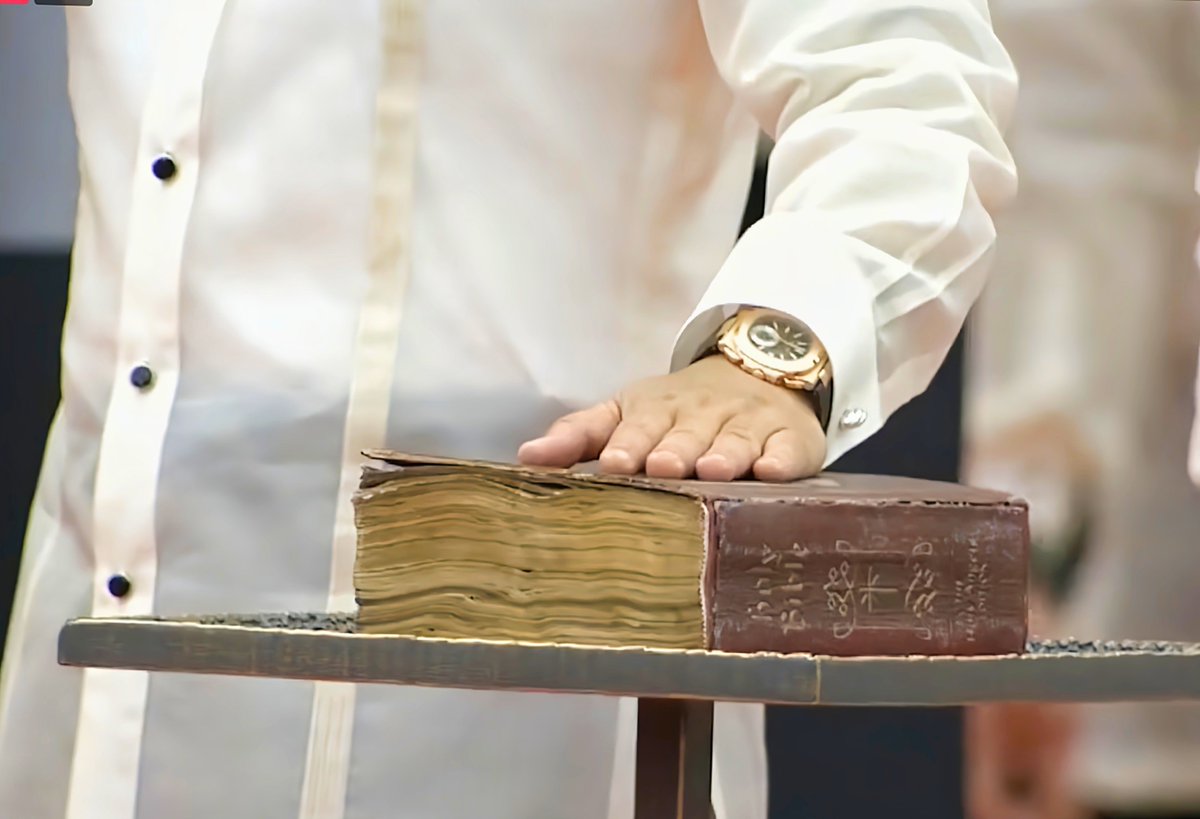 There must a backstory to this old Bible!

#OurPresidentMarcosJr