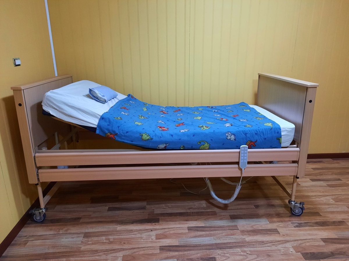 TodosXEmiliano's tweet photo. Hoy estamos felices y agradecidos porque llegó el catre clínico que donó generosamente Don @aluksicc para cuando den de alta a nuestro  Emilianito. 
A los que nos quieren seguir cooperando para comprar el medicamento #zolgensma visiten https://t.co/Sd780BPlkU https://t.co/xWoPBih4AP