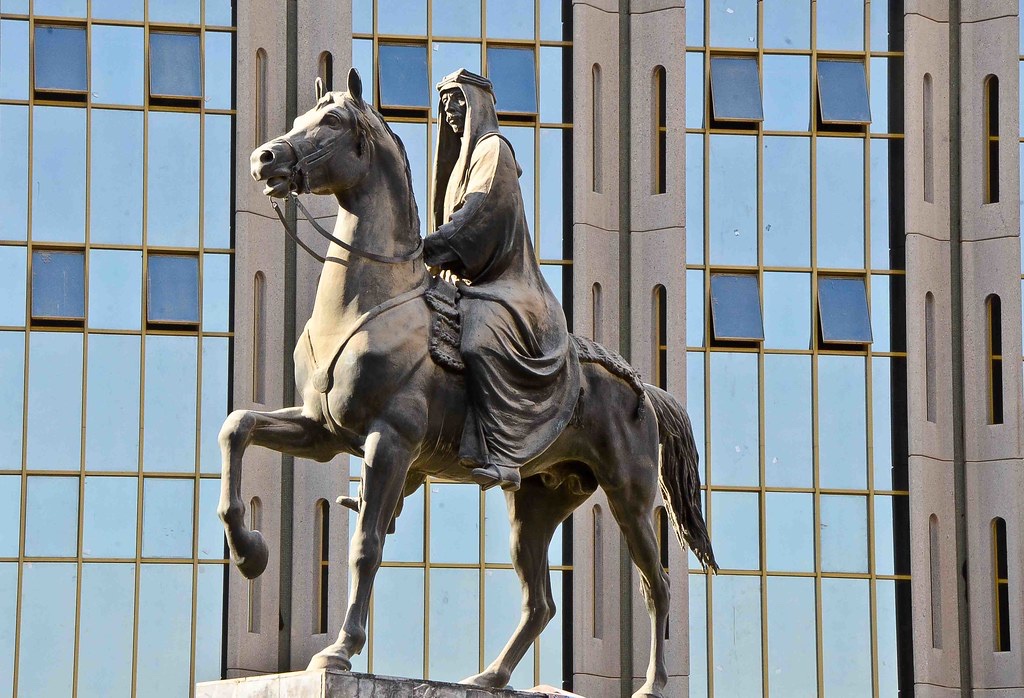 mohadi93's tweet photo. @BerkeSendag Actually, the statue is still there, they restored it at some point after toppling Qassem. https://t.co/C0m8POb6tg