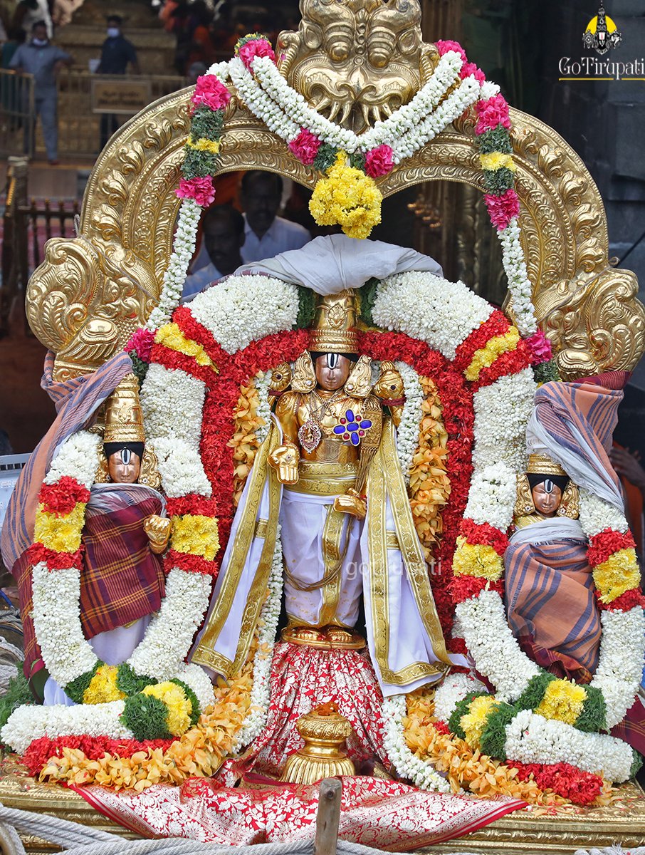 GoTirupati's tweet photo. Sridevi Bhudevi Sametha Sri Venkateswara Swamy Bangaru Kavacham Alankarana https://t.co/B5SYkP7ubZ