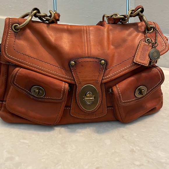jaciewells1's tweet photo. So good I had to share! Check out all the items I'm loving on @Poshmarkapp from @MarjisBeads #poshmark #fashion #style #shopmycloset #coach #apple #dragonflyspiritdesigns: https://t.co/MXlzmJGTMT https://t.co/hg7cCFyE44