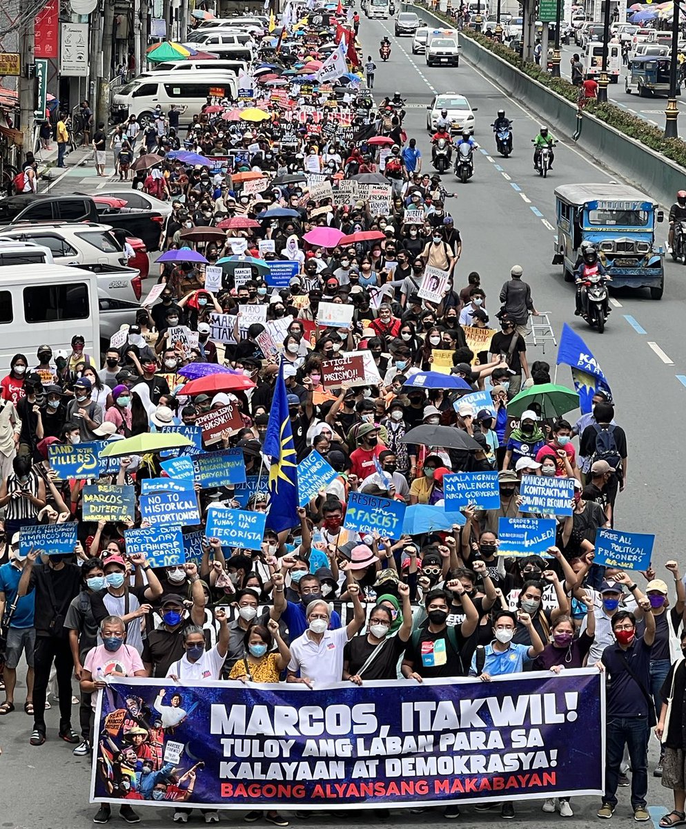 ReynaValmores's tweet image. DAY 1 OF MARCOS

He seats himself into the government with the worst economic crisis, the worst joblessness, the lowest funding of social services, the most institutionalized misogyny, the most human rights violations yet. NONE of these things he has clearly vowed to address.