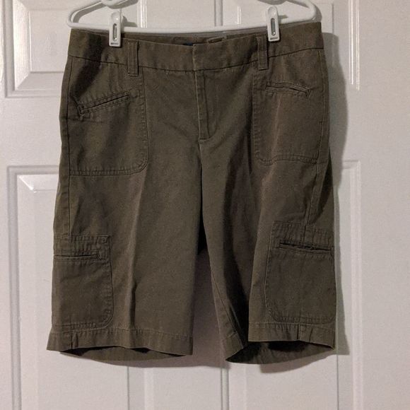 ashnah7's tweet photo. So good I had to share! Check out all the items I'm loving on @Poshmarkapp from @Rena_p12 #poshmark #fashion #style #shopmycloset #seedescription #dockers #veronicabeard: https://t.co/U7Qv7niXmN https://t.co/78TADqM6Hz