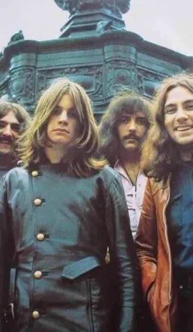 crockpics's tweet photo. Black Sabbath https://t.co/EPk4qlvCcj