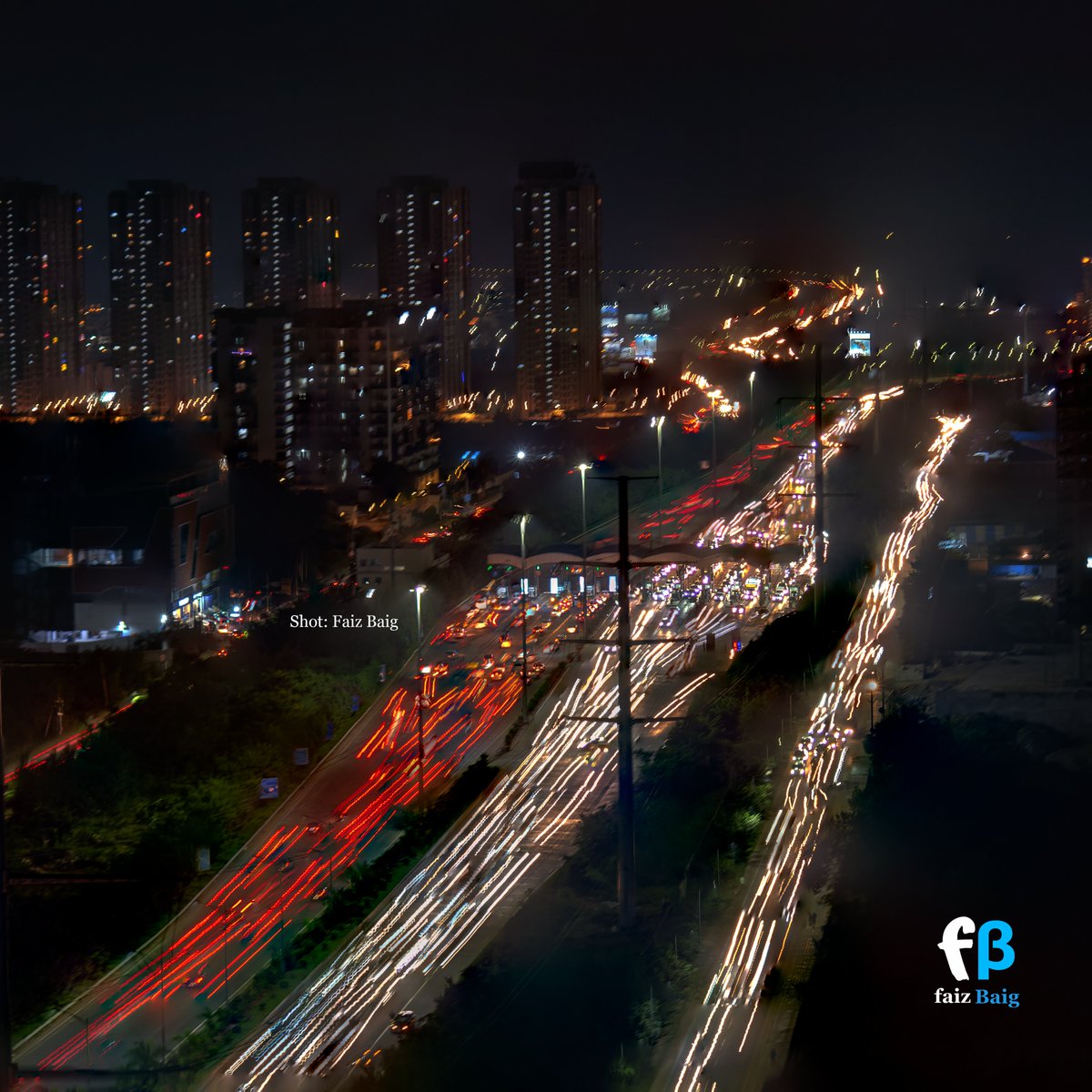 FaizBaig's tweet photo. 📷: Expressway 🚗🚙🚌
📍Outer Ring Road (ORR), Gachibowli Circle
#LongexposureShot #CanonPhotography #Gachibowli #Hyderabad #OuterRingRoad #ORR #Nightscape #Highway #Expressway #Cyberabad #traillights https://t.co/YlUXVskKQj