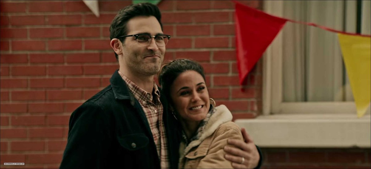 Emmanuelle-Chriqui.com tweet media