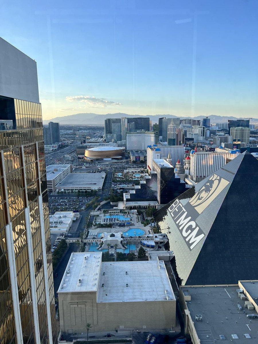 Hambone_31's tweet photo. Vegas it’s been real, #N4A2022 #N4AEEE  was great this year. Learned a lot and made new connections. See everyone on zoom until we meet in person again. Nothing but love for #N4APDI2021 and #SADPP https://t.co/jiARtsRXQZ