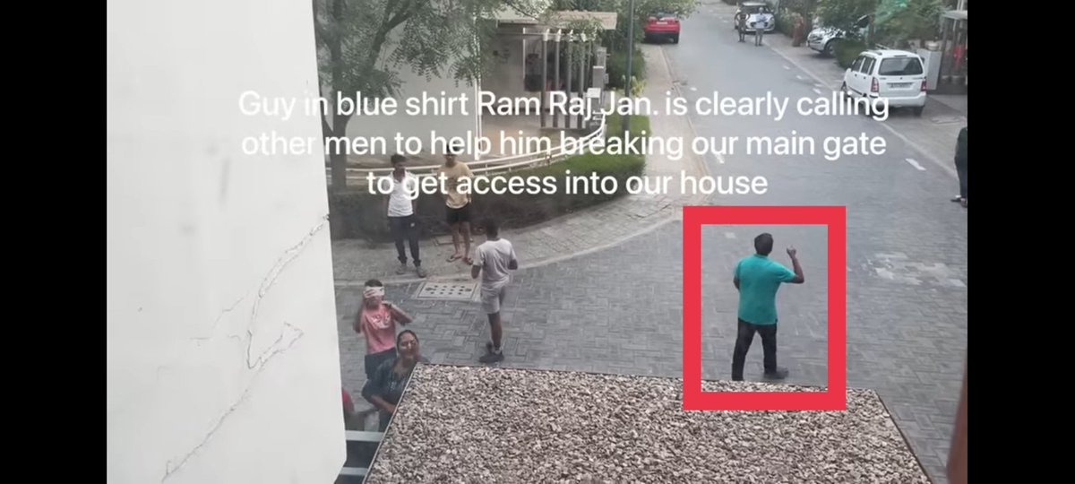 SURAJDESAI10's tweet photo. These girls I don't know what type of teaching they got from there parents. They literally used filthiest language to abuse JULI
The B@$t@®D in blue t-shirt asked others to break their main door.
And he threw brick and God Ganesha's idol on them😡
#JUSTICEFORJULI
@Arjuli_Vlogs https://t.co/Nx4LPCT6nr