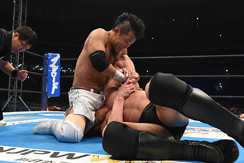 njpwglobal's tweet photo. COUNTDOWN to KUSHIDA
January 4 2016 saw KUSHIDA defeat Kenny Omega in the Tokyo Dome, his third, 257 day reign as IWGP Jr. heavy champion cementing his position as junior ace.
https://t.co/uGEYLwWxCx
KUSHIDA is BACK, LIVE this Sunday on @njpwworld!
#njpw #njroad https://t.co/AYoFQzcJGq