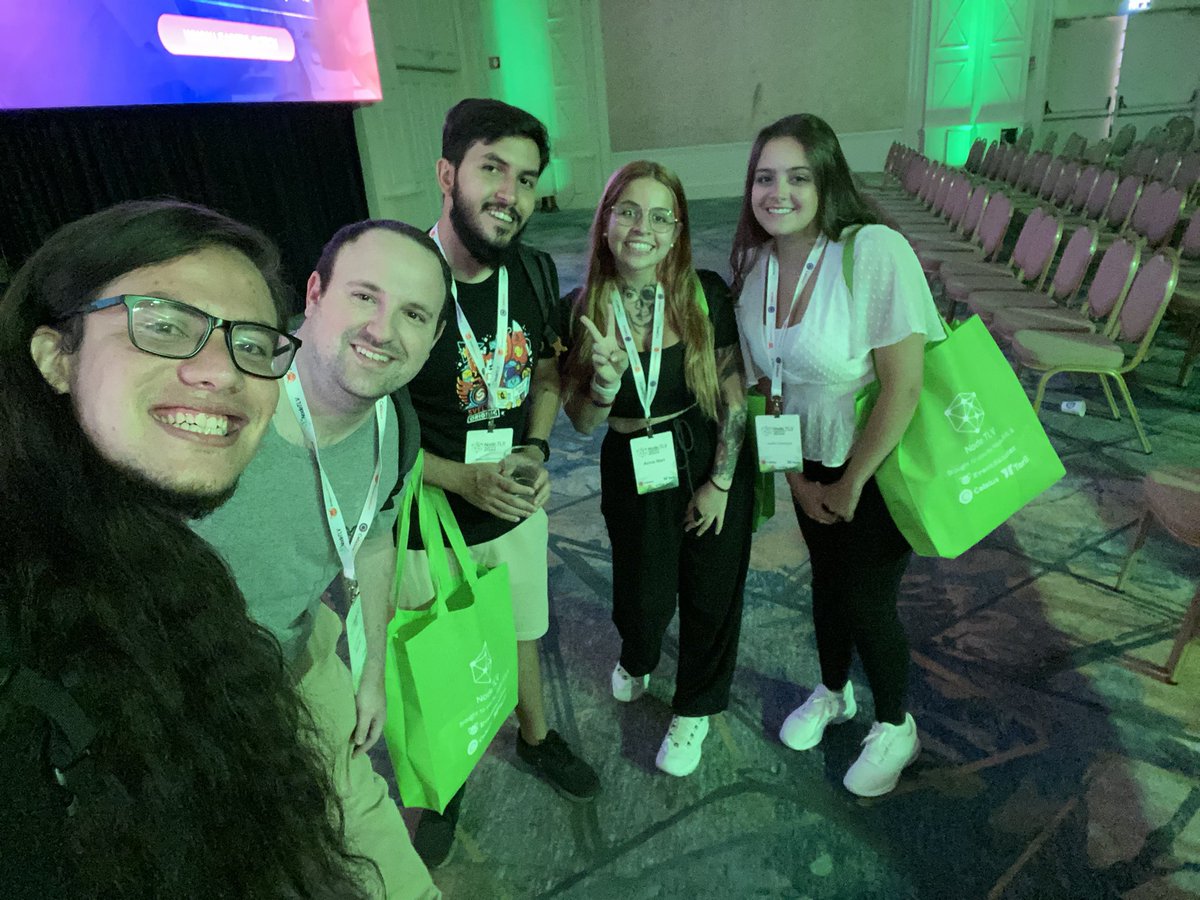 erickwendel_'s tweet photo. Brasileiros(as) ๐ง๐ท at #NodeTLV22 ๐คฉ https://t.co/puLImFQT94