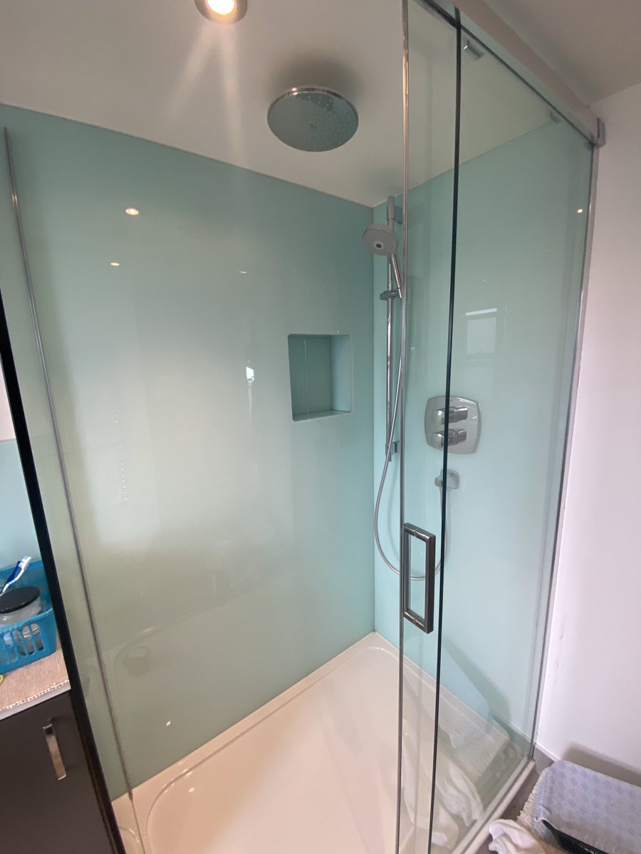 Bespoke Glass Splash tweet media