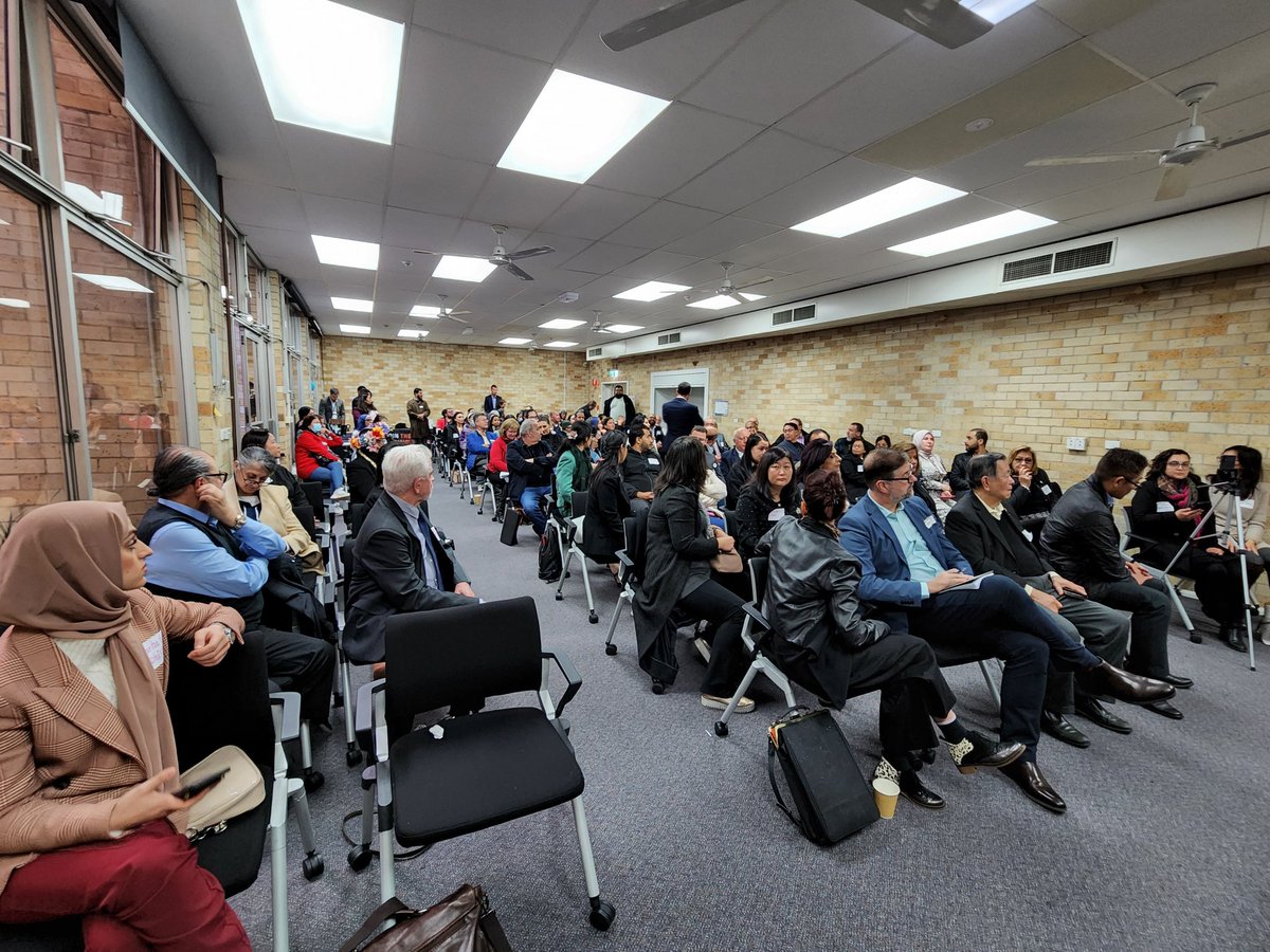 bilalsangy's tweet photo. I had the honor of attending a forum organised by @metroassist at Bankstown TAFE to discuss community related concerns and have interactive dialogue with the Minister for Multiculturalism Hon. @markcourelive.

He kindly accepted a #Pakol hat that came straight from Afghanistan. https://t.co/RpguyCzWxP