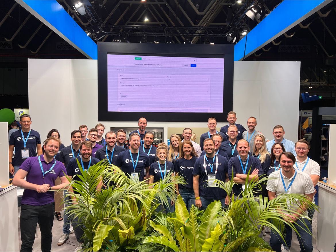 rmeeuwissen's tweet photo. @WebwinkelVakdag day 1 was amazing. Great to see so many people and familiar faces. @Tweakwise @shopware #commerce #conversion Ready for day 2! #booth181 https://t.co/3LxYJpfxEg