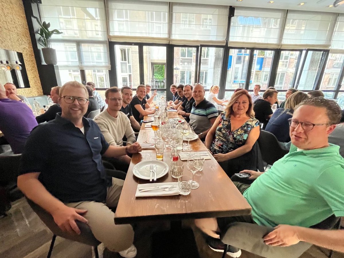 rmeeuwissen's tweet photo. @WebwinkelVakdag day 1 was amazing. Great to see so many people and familiar faces. @Tweakwise @shopware #commerce #conversion Ready for day 2! #booth181 https://t.co/3LxYJpfxEg