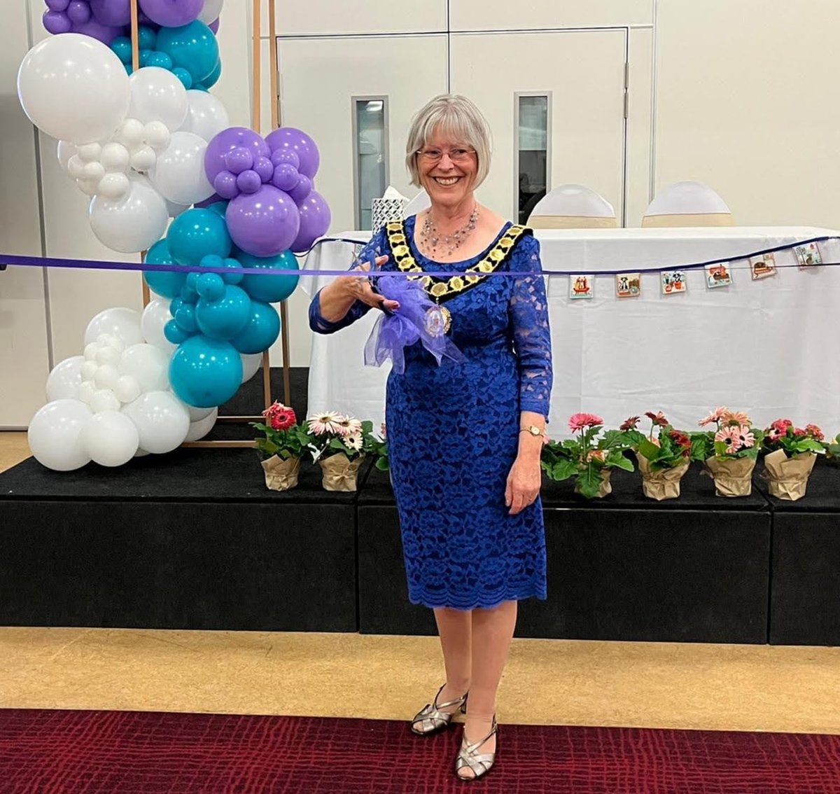 LordMayorNottm's tweet photo. I was honoured to open the 10th anniversary celebration of Central Womens Aid. Heard some moving stories and met some old friends. You can support them by visiting their website https://t.co/nFdTRiNpzz. @CentralRefugeWA @TarasAngelsUK @AngelaKandola @MeadowsCllrMike https://t.co/LrMWIXP7su