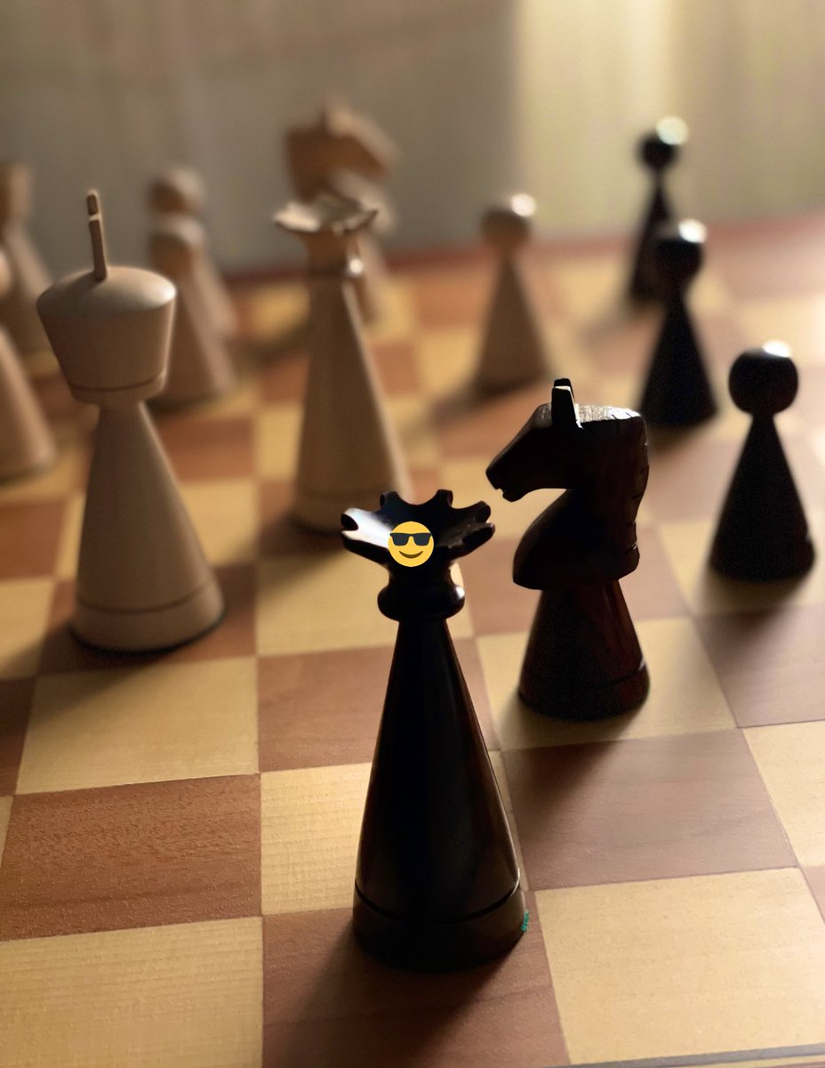 Abstractmind007's tweet photo. @HourlyChess Thank you very much for the likes I see your chess player it’s very interesting the chess game you have to really think about every move that’s a game of skill I hope you enjoy the rest of the photography https://t.co/POzqu2IAjZ