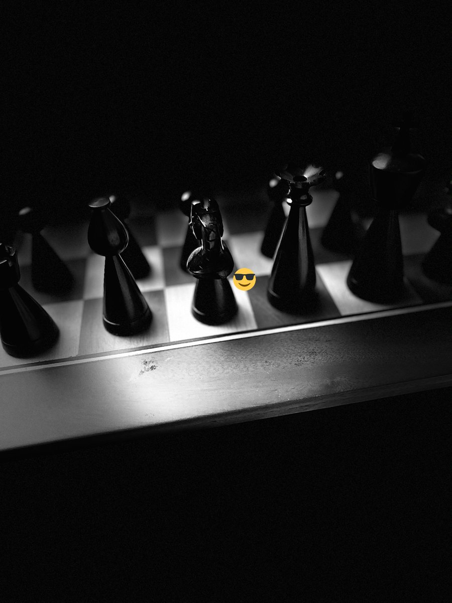 Abstractmind007's tweet photo. @HourlyChess Thank you very much for the likes I see your chess player it’s very interesting the chess game you have to really think about every move that’s a game of skill I hope you enjoy the rest of the photography https://t.co/POzqu2IAjZ