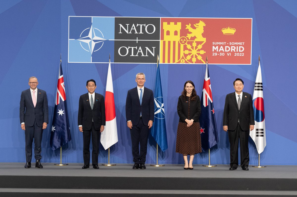 Prime Minister Kishida made history as the first Japanese leader to attend a @NATO Summit. Proof positive that the Transatlantic and Indo-Pacific alliances are united – and an unmistakable message to the world: rule-abiding nations will stand together to defend freedom.