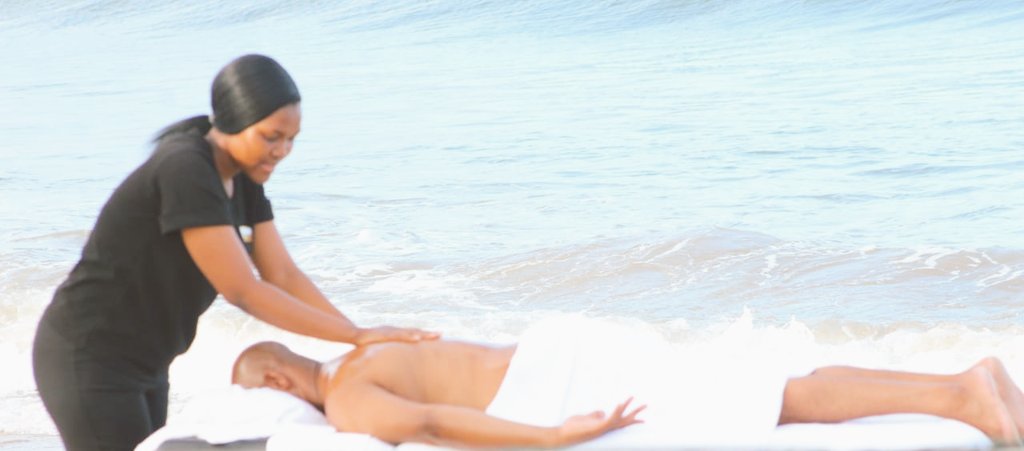 Sandzy_Nomcebo's tweet photo. Therapeutic Massages in Durban Central at an affordable price 
Full Body Massage R250/hr
📍4 Fenton Road Victoria Embarkment 
📍Mobile Spa also available 
DM for bookings and enquiry 

Durban July // Up to 50%  R Kelly 
South Africans// Sugar // Eskom https://t.co/iXKF8pZb6l