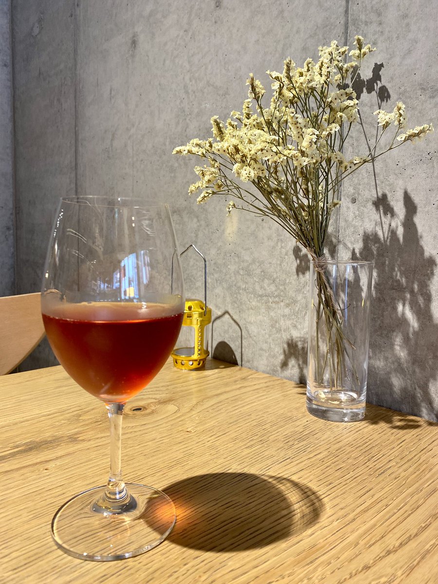 MaikoTakashi7e's tweet image. 暑いですね‼️
気になっていたお店でカレー頂きました。
スパイシー！牛すじとろとろ♪
ロゼワインも飲んじゃったw
#panca