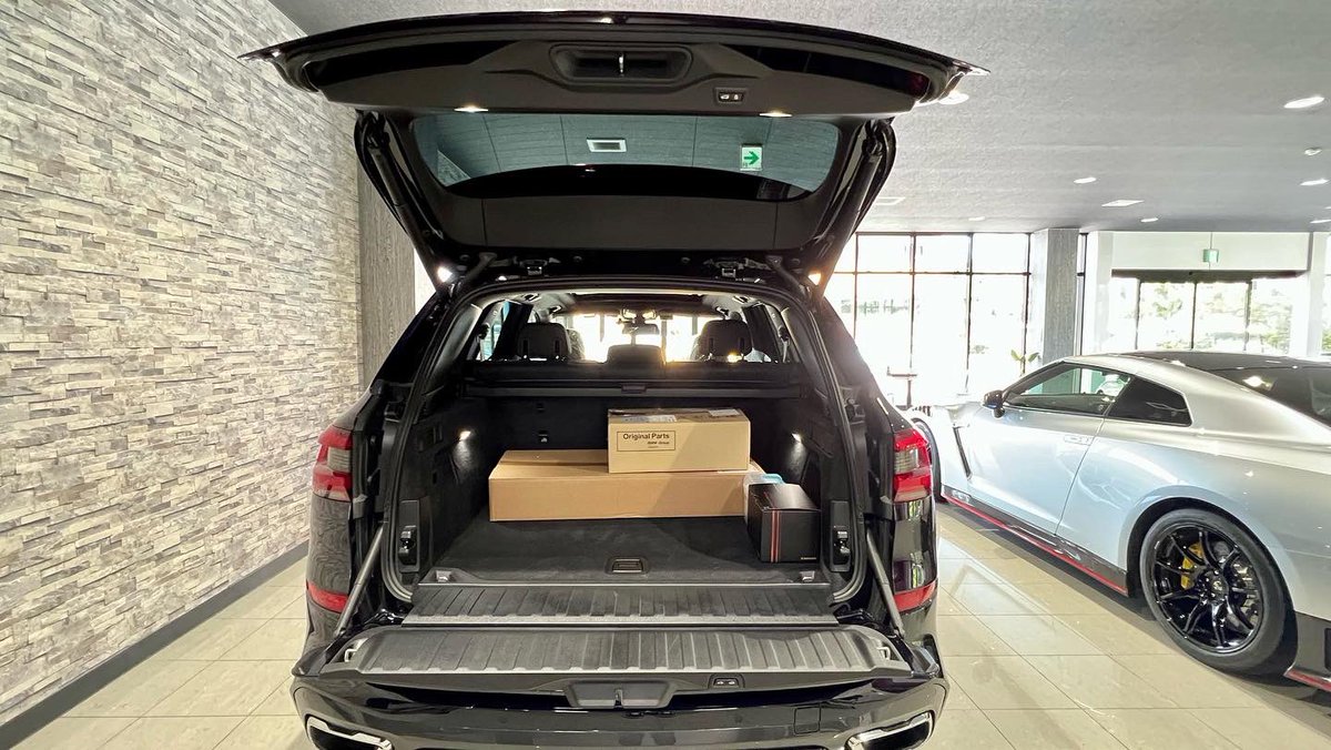 FREED_NAGAKUTE's tweet photo. 「BMW X5 Xdrive 35d M sport」がご納車です😊

アウトドアやウィンタースポーツなどでも大活躍なお車になっていますので、色んなところにお出かけなさって下さい🚗 ³₃

この度は誠におめでとうございます😊

 #BMW #X5 #Xdrive  #35d #m sport #bmwx5m https://t.co/OMZNMBxAPZ