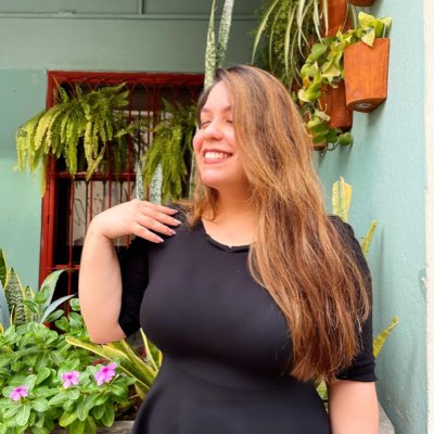 Little girl blue🪐💫 (@danielaoz) on Twitter photo 